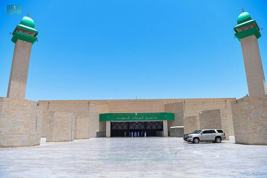 وزير الشؤون الإسلامية يوجه بفرش جامع الملك فهد في الطائف
