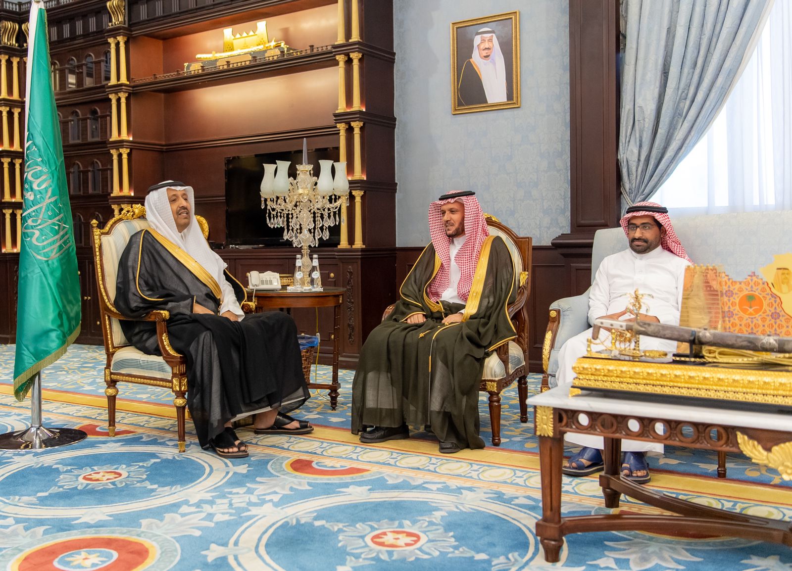 أمير الباحة يستقبل رئيس فرع النيابة العامة 