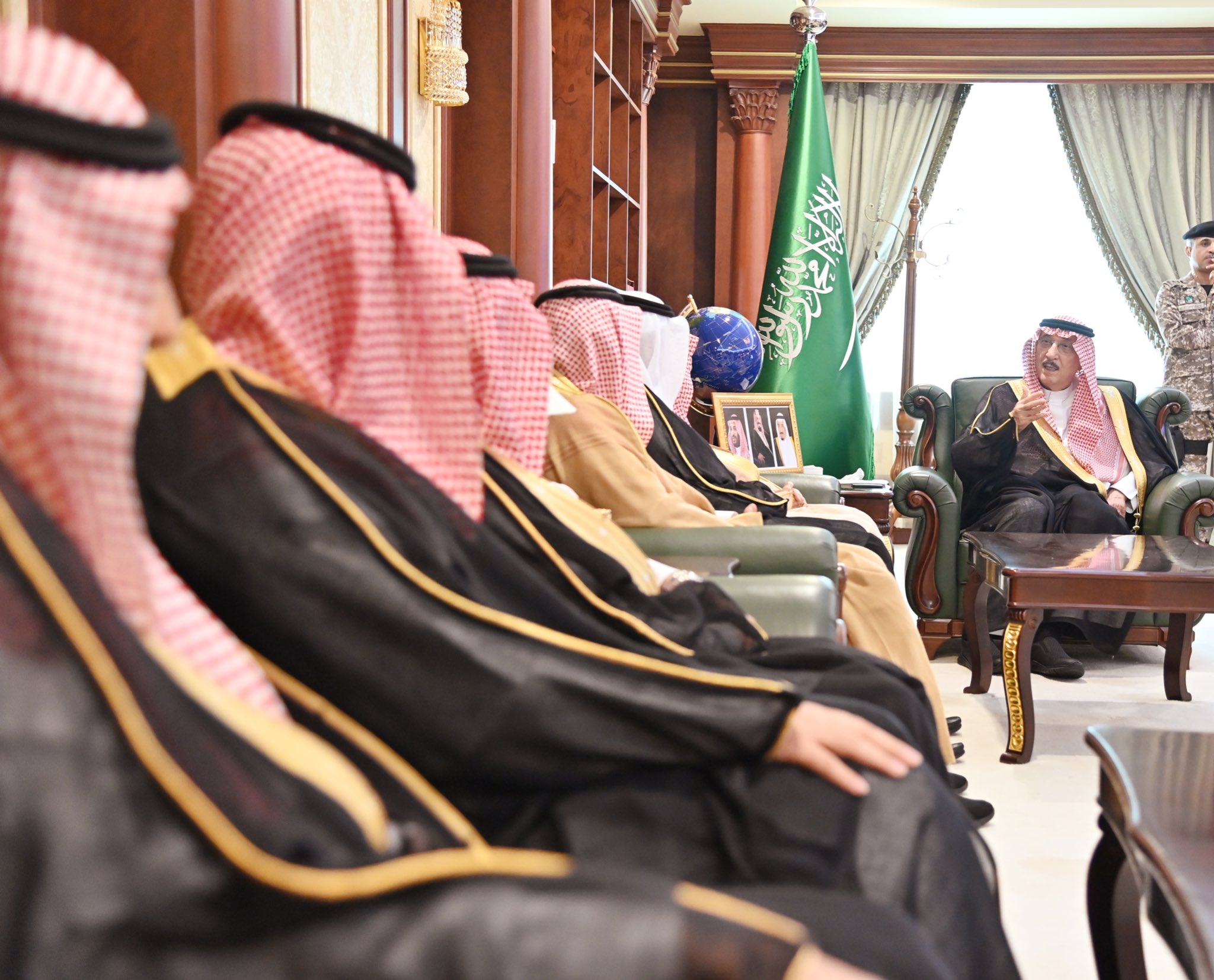 أمير جازان يشهد توقيع عدد من الاتفاقيات بين الجمعية السعودية للتوحد وبعض الجهات بالمنطقة