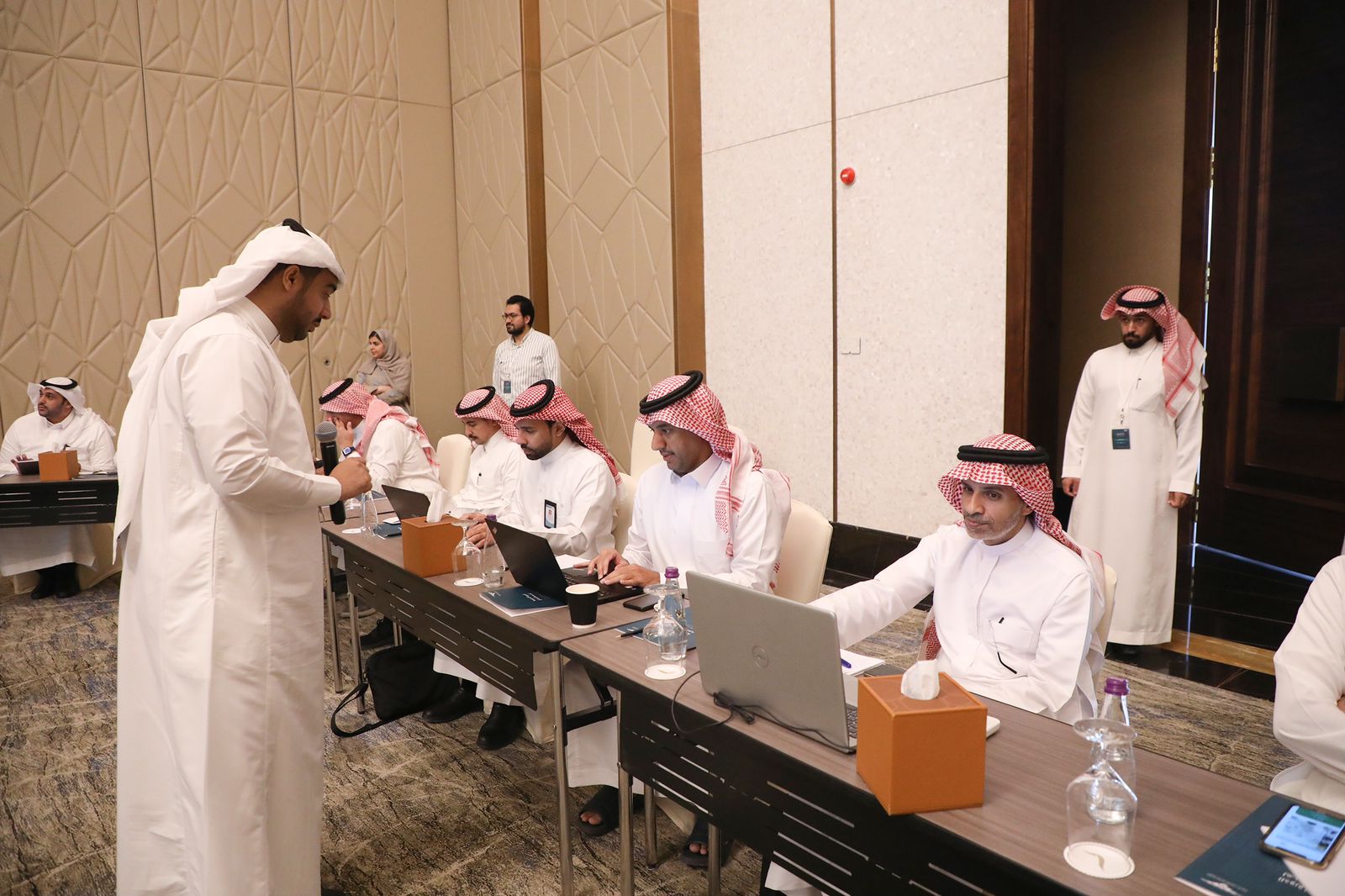 عقارات الدولة تدرّب 280 متخصصاً على خدماتها الإلكترونية