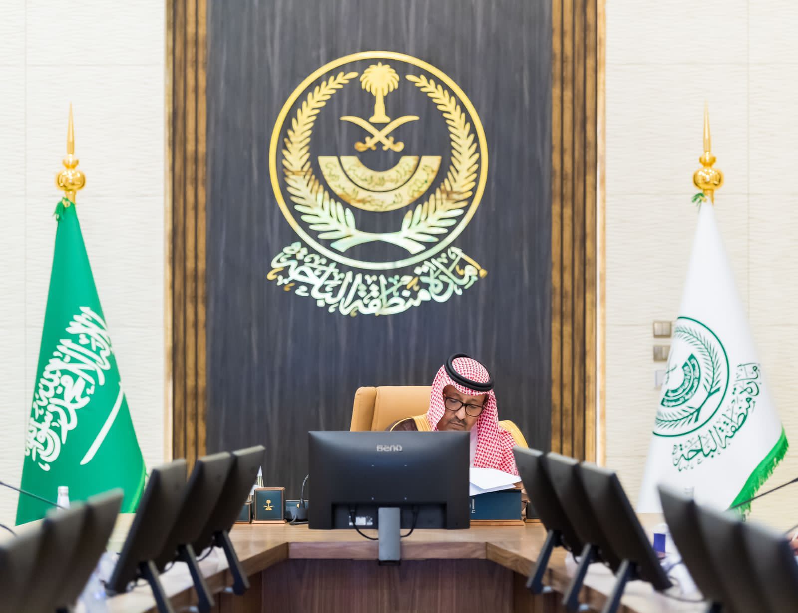 أمير الباحة يرأس إجتماع مناقشة مشاريع فرع وزارة النقل والخدمات اللوجستية بالمنطقة