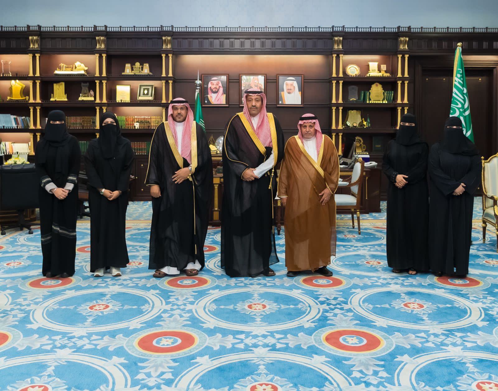 الأمير حسام بن سعود يستقبل رئيس وأعضاء لجنة شؤون الأسرة بالباحة