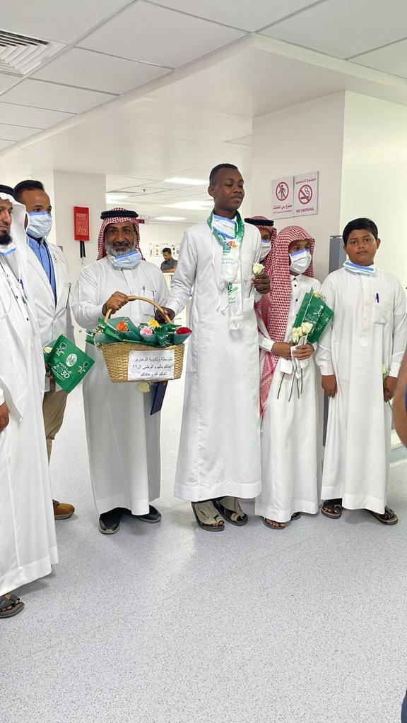 فريق” قمة التطوع” يزور مرضى مستشفى صامطة العام