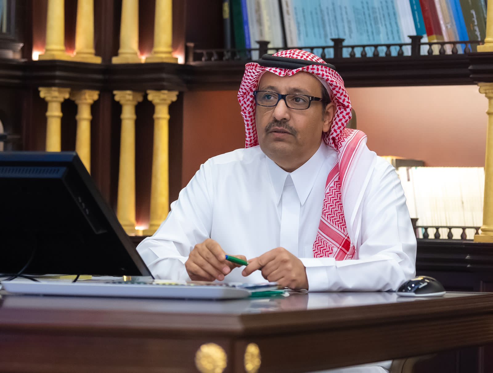 أمير الباحة يطلع على مشاريع الأمانة الاستثمارية المنجزة والمستقبلية