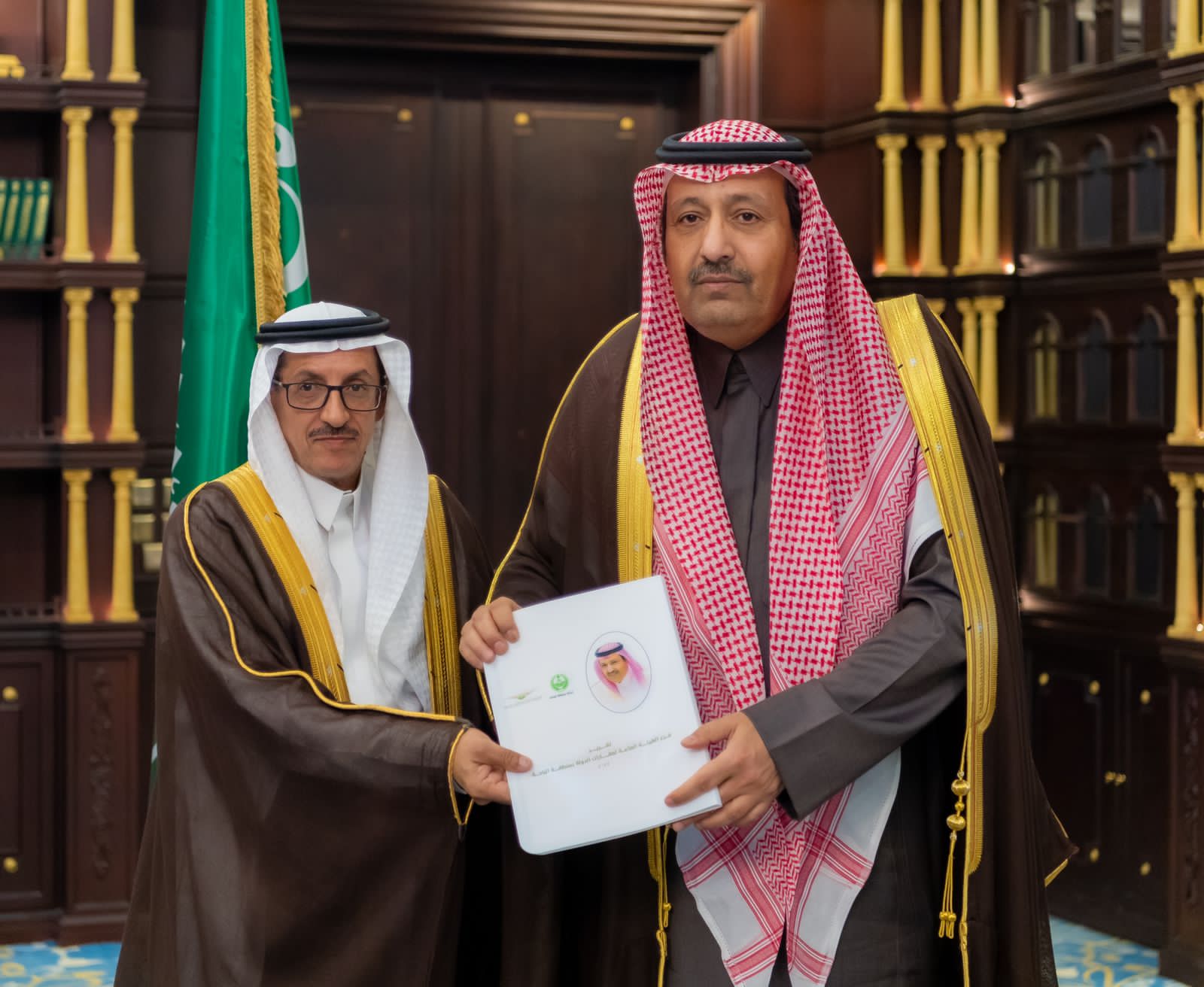 أمير الباحة يستقبل مدير فرع الهيئة العامة لعقارات الدولة بالمنطقة