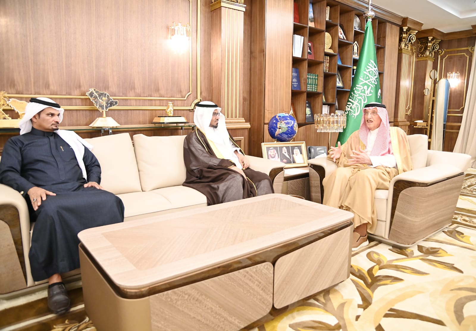 الأمير محمد بن ناصر يستقبل الرئيس التنفيذي لمدينة جازان للصناعات الأساسية والتحويلية