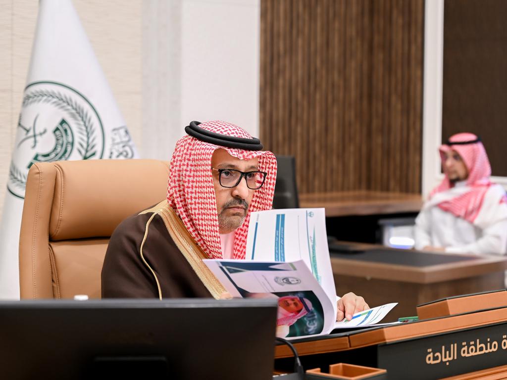 أمير الباحة يطلع على التقرير الإحصائي لفرع المؤسسة العامة للتأمينات الاجتماعية