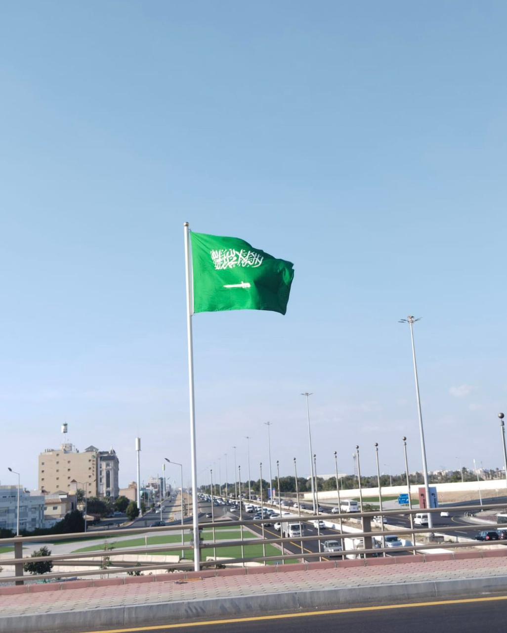 أمانة جدة تهيئ الطرق والميادين استعداداً لذكرى يوم العلم السعودي