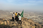 بيت الشباب وعشاق الشوامخ يرفعون “العلم السعودي”في اعلى قمة جبل الطارقي