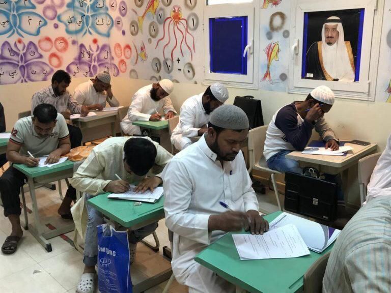 156 طالبا وطالبة يلتحقون ببرنامج ” تعلم العربية”
