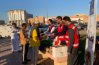 الهلال الأحمر بالتعاون مع ساعد الخيرية ” ينفذان حملة إفطار صائم بالحدود الشمالية.
