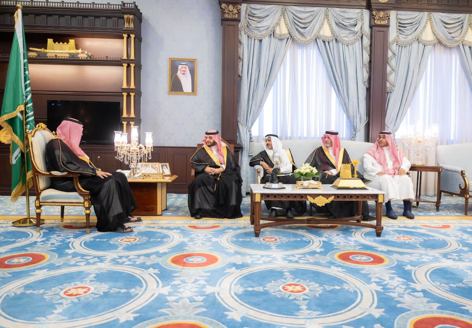 أمير الباحة يستقبل مساعد وزير الموارد البشرية والتنمية الاجتماعية