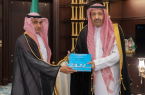أمير الباحة يطلع على أبرز الخدمات التي تقدمها مؤسسة البريد السعودي