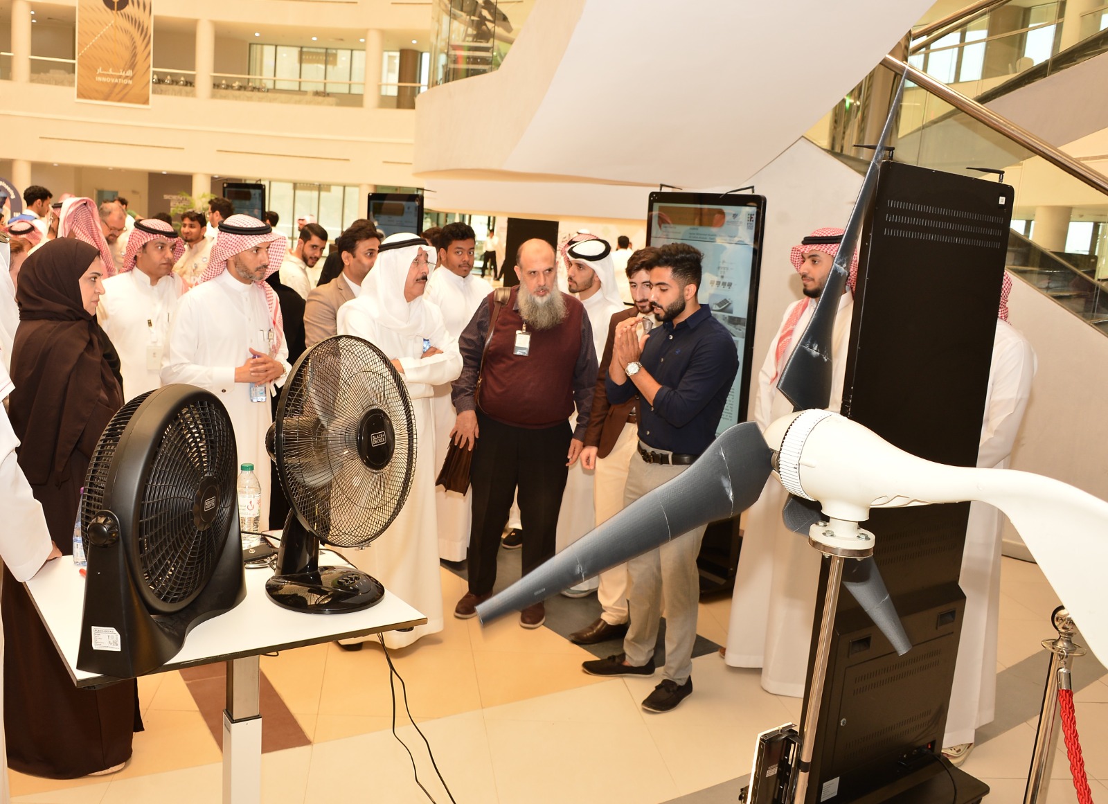 44 مشروعاً في النقل والمرور والطاقة وعدد من المجالات بمعرض مشاريع التخرج جامعة الإمام عبد الرحمن 