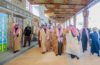 الأمير حسام بن سعود يقف على مشروع تطوير سوق السبت بمحافظة بلجرشي