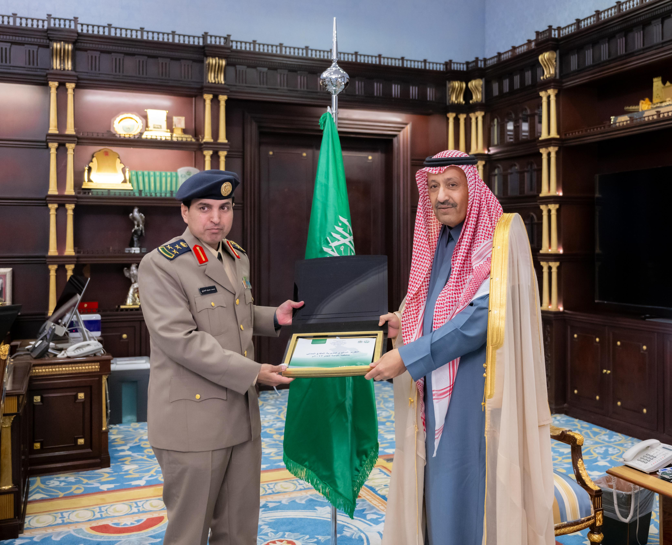 أمير منطقة الباحة يستقبل مدير الدفاع المدني المعين حديثا 
