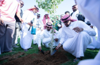 محافظ بيش يدشن زراعة 1000 شجرة بالمحافظة ضمن مبادرة السعودية الخضراء