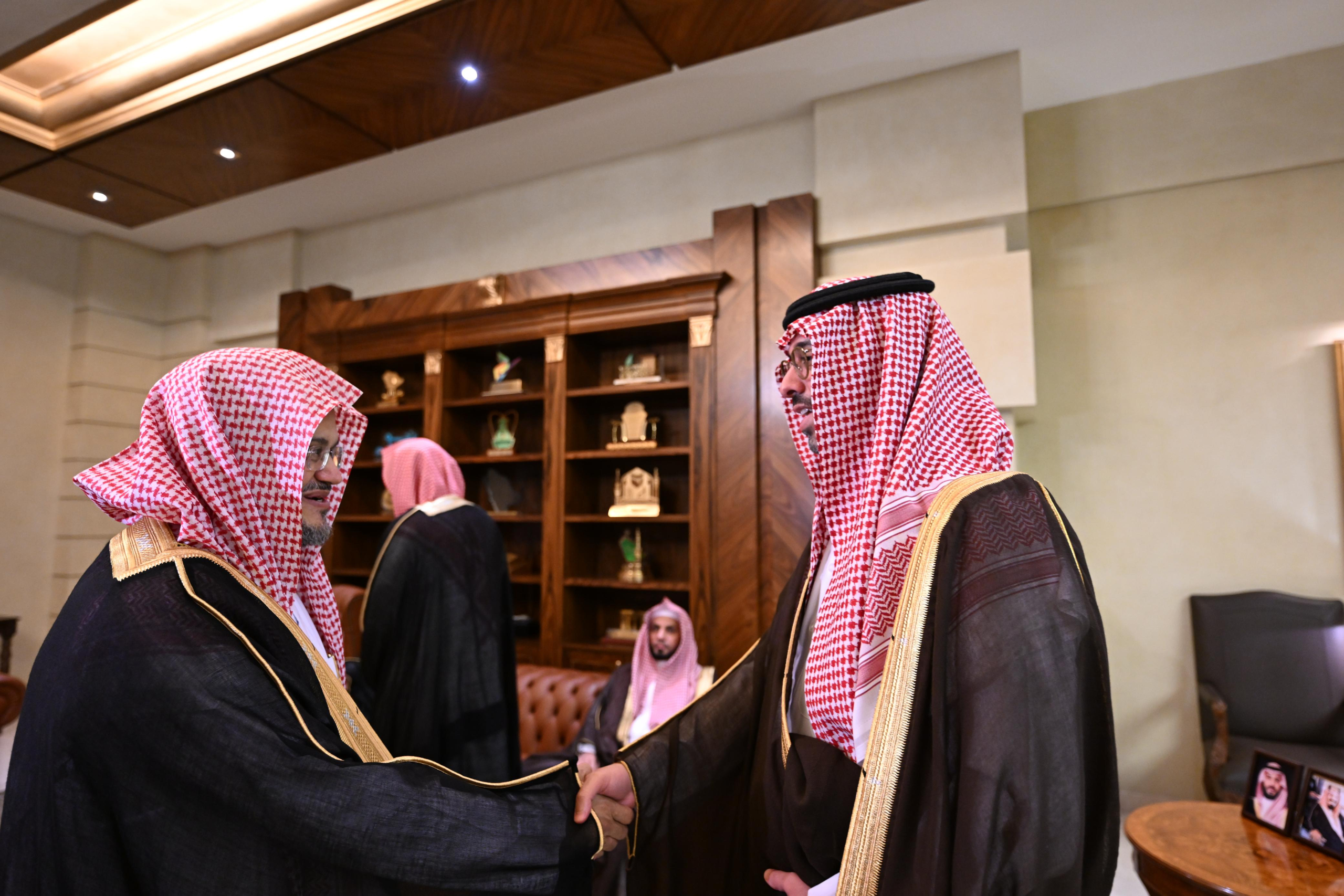 الأمير سعود بن جلوي يستقبل رؤساء وأعضاء المحاكم بجدة