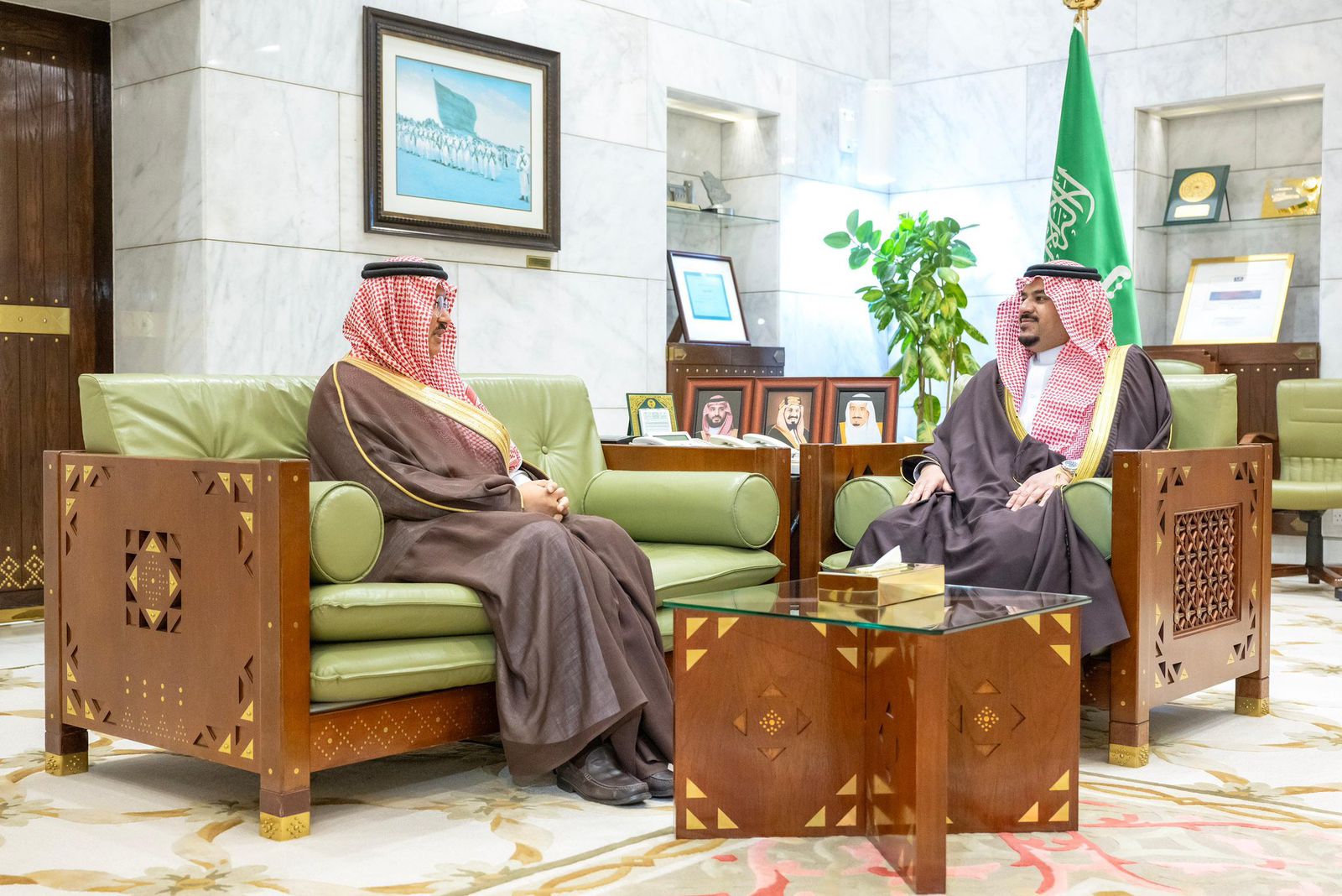 نائب أمير منطقة الرياض يستقبل محافظ المجمعة المكلّف حديثاً