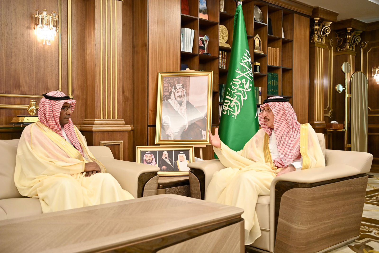 الأمير محمد بن ناصر يستقبل رئيس جامعة جازان