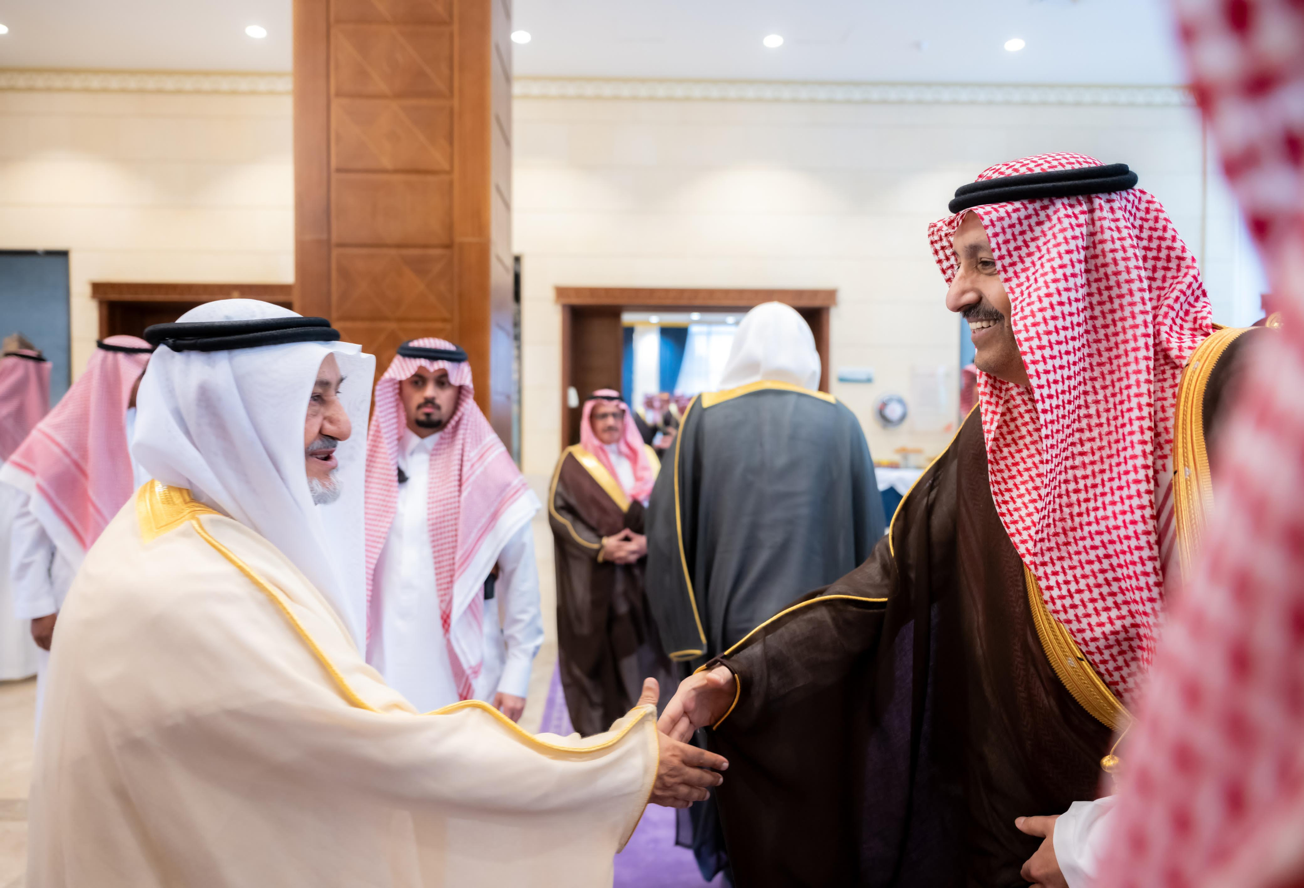 أمير منطقة الباحة يستقبل المهنئين بعيد الأضحى المبارك